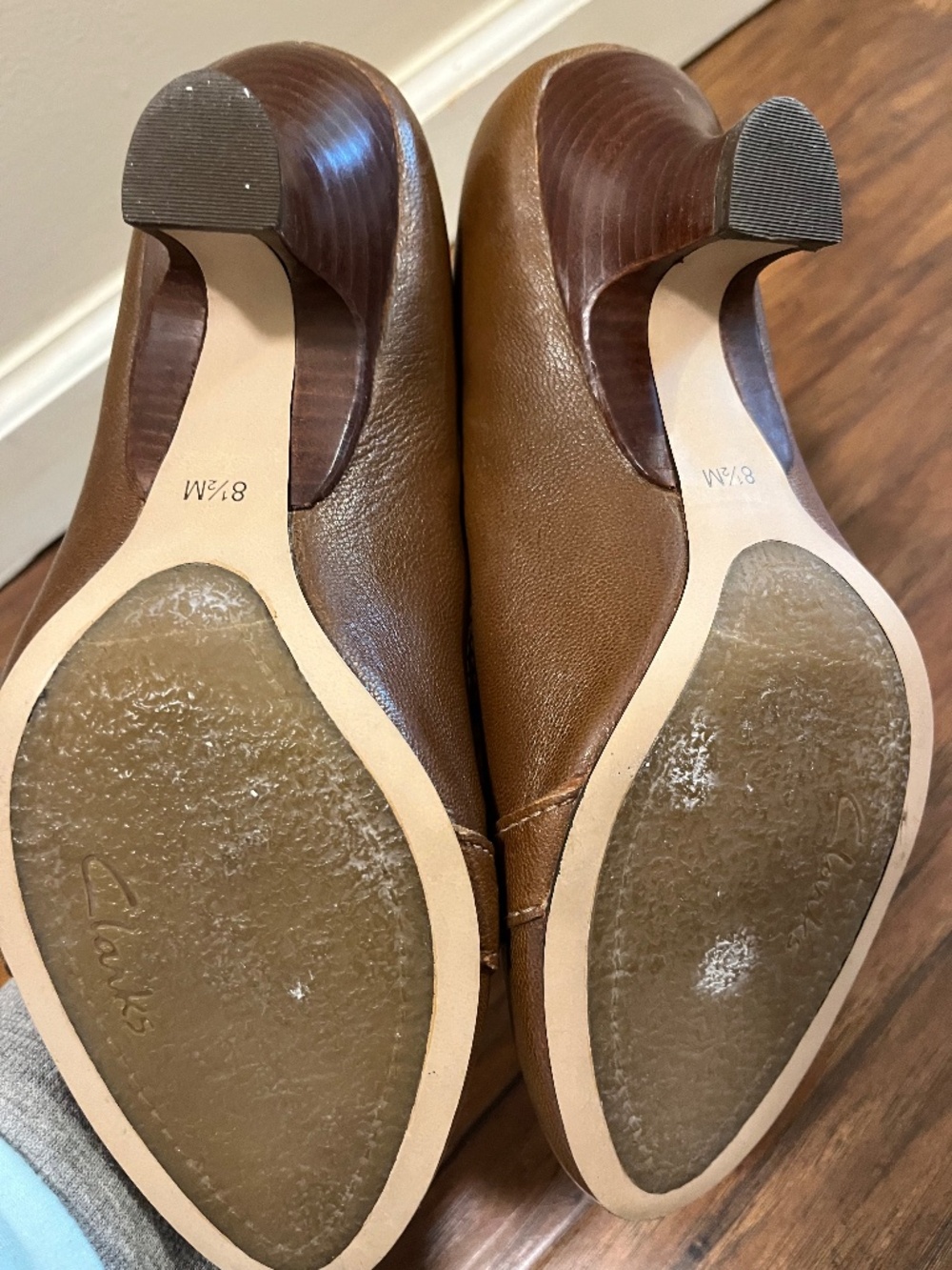 Clarks Artisan brown Leather Heel Pump Comfort Size 8.5 - Picture 4 of 4